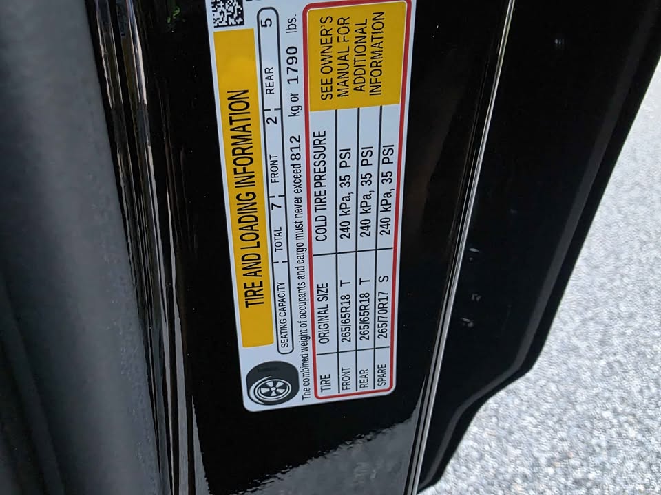 Used 2026 Chevrolet Suburban LT w/ Comfort Package AWD/4WD image 8