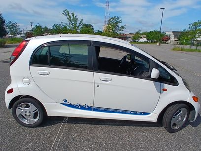 Used 2012 Mitsubishi i SE