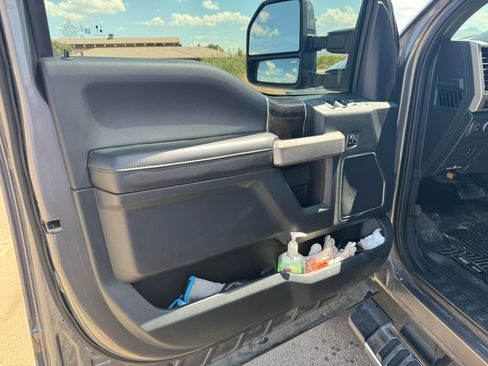 Used 2022 Ford F350 Lariat w/ Lariat Value Package AWD/4WD image 12