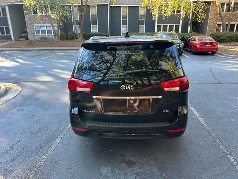 Used 2017 Kia Sedona EX image 6