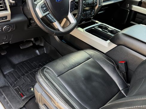 Used 2019 Ford F250 Lariat w/ Lariat Value Package AWD/4WD image 15