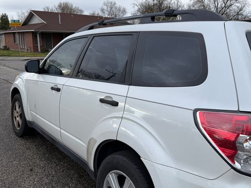 Used 2012 Subaru Forester 2.5X w/ Alloy Wheel Pkg image 2