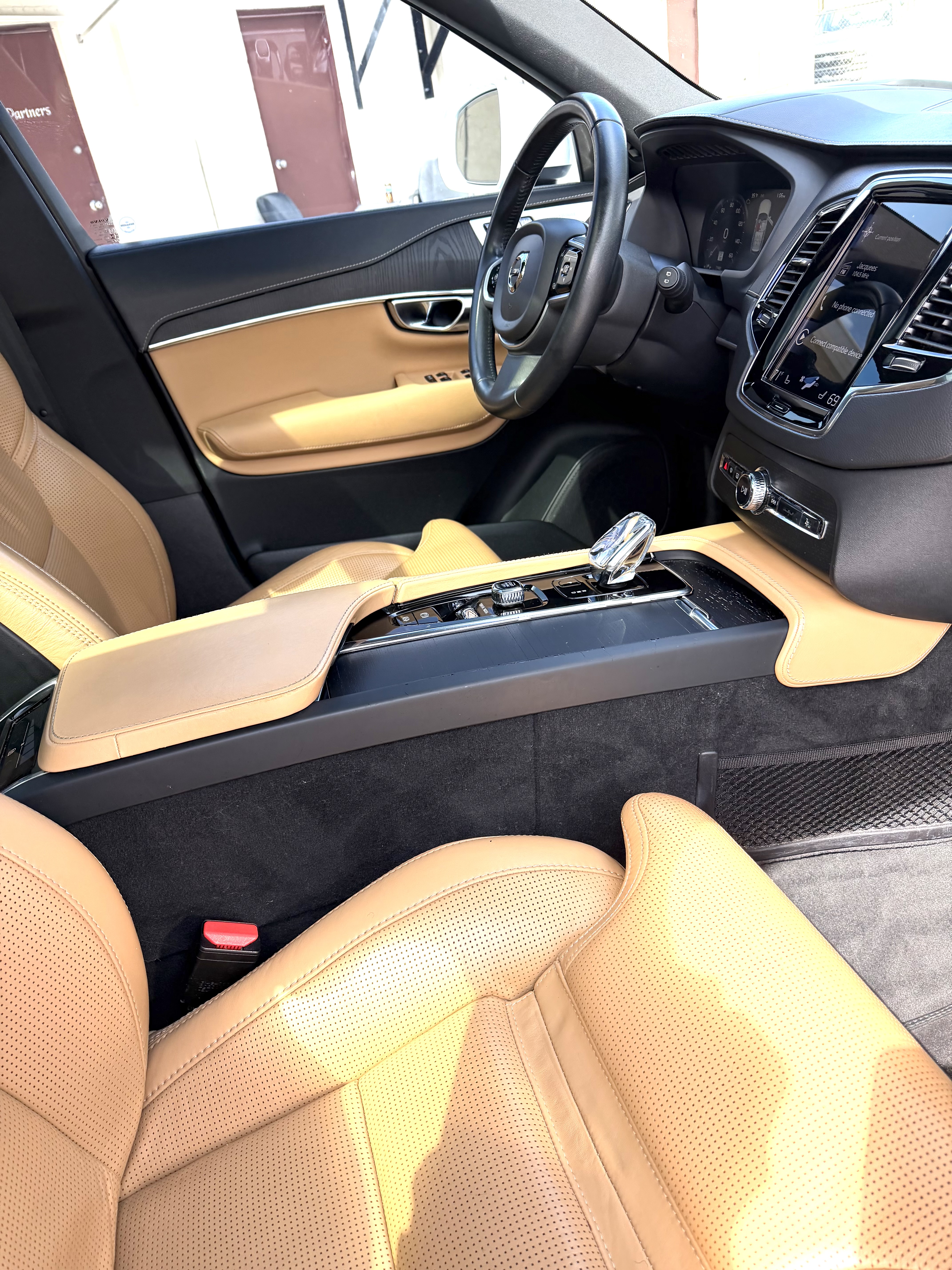 Used 2021 Volvo XC90 T8 Inscription w/ Advanced Package AWD/4WD image 13