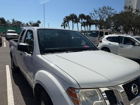 Used 2019 Nissan Frontier S image 2