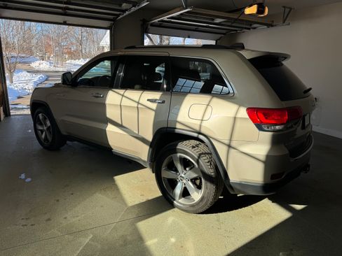 Used 2015 Jeep Grand Cherokee Limited w/ Trailer Tow Group IV image 5
