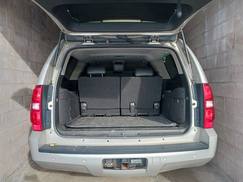 Used 2008 Chevrolet Suburban LT w/ LT Preferred Equipment Group image 9