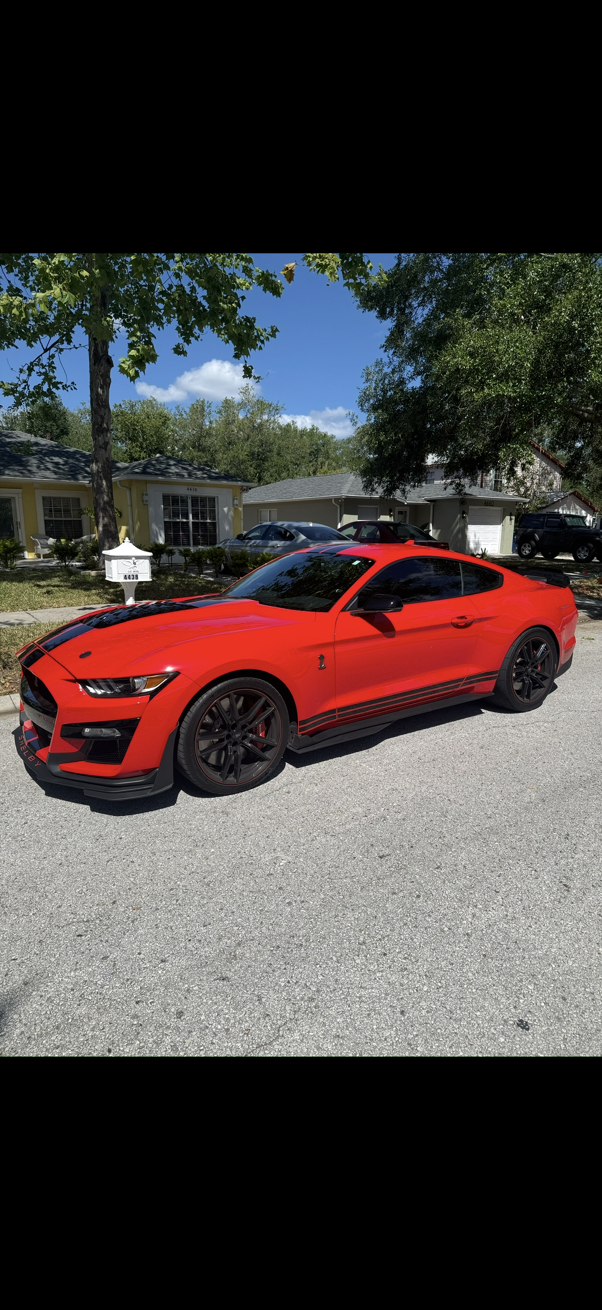 Used 2020 Ford Mustang Shelby GT500 w/ Technology Package RWD image 2