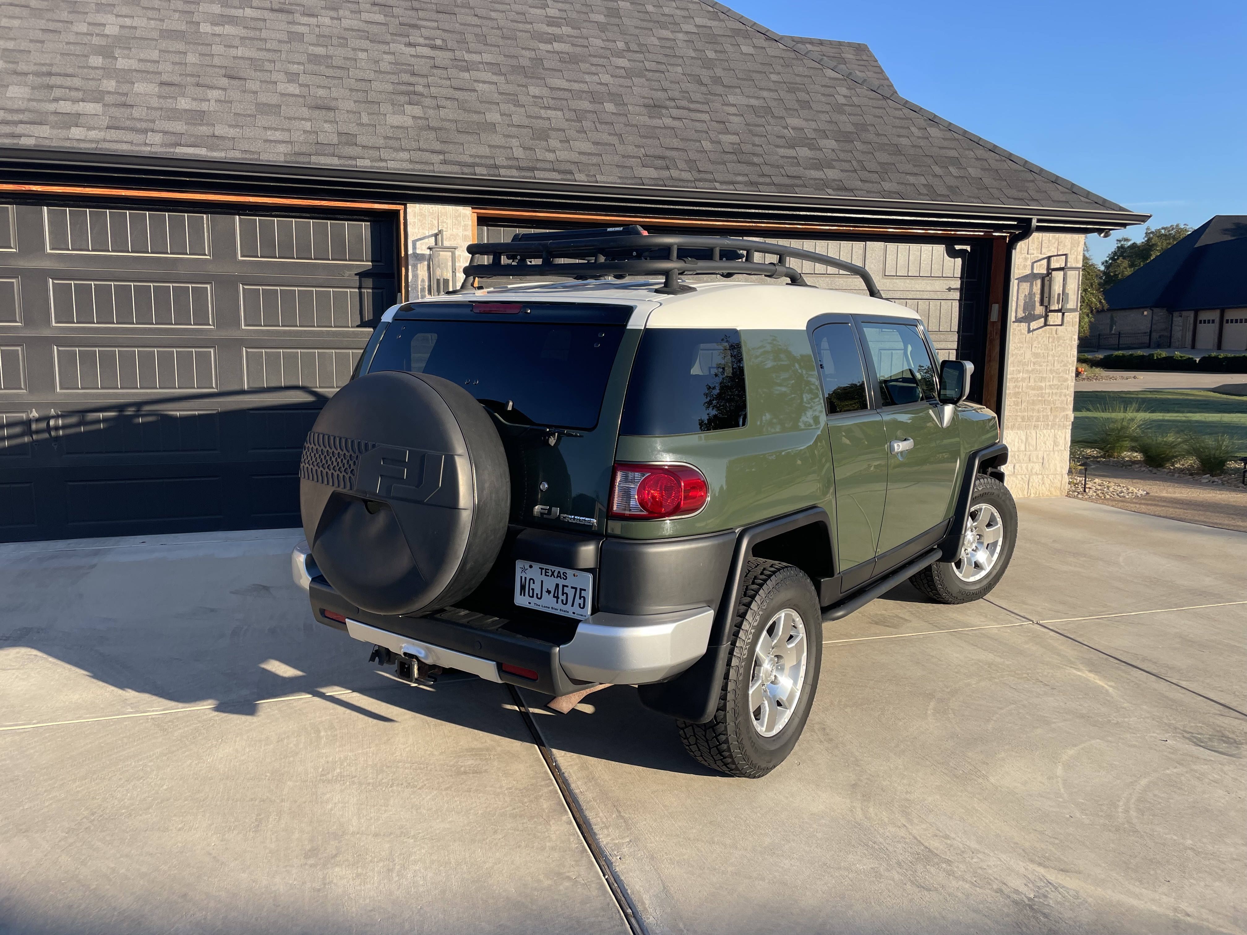 Used 2010 Toyota FJ Cruiser 4WD image 9