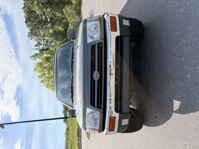 Used 1998 Toyota 4Runner SR5 w/ Sport Seat Pkg RWD image 2
