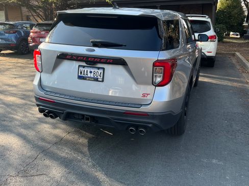 Used 2022 Ford Explorer ST w/ Equipment Group 401A image 8