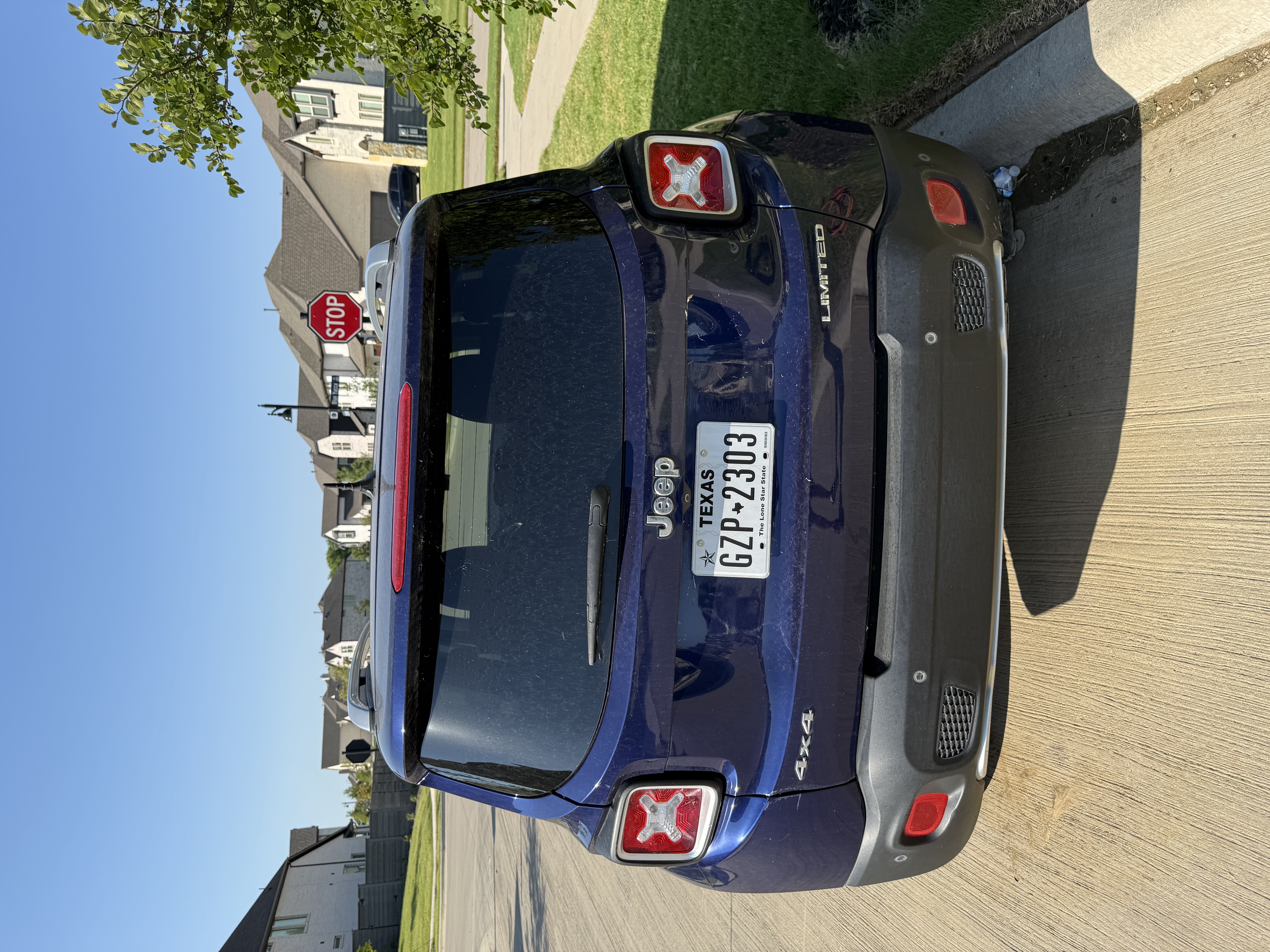 Used 2016 Jeep Renegade Limited w/ Safety & Security Group AWD/4WD image 8