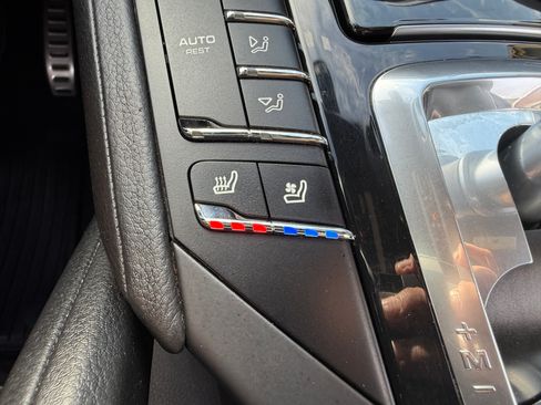 Used 2012 Porsche Cayenne S image 21