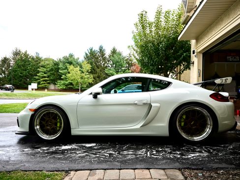 Used 2016 Porsche Cayman GT4 image 19