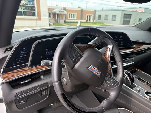 Used 2024 Cadillac Escalade ESV Premium Luxury AWD/4WD image 26
