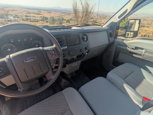 Used 2016 Ford F350 XL w/ Power Equipment Group RWD image 6