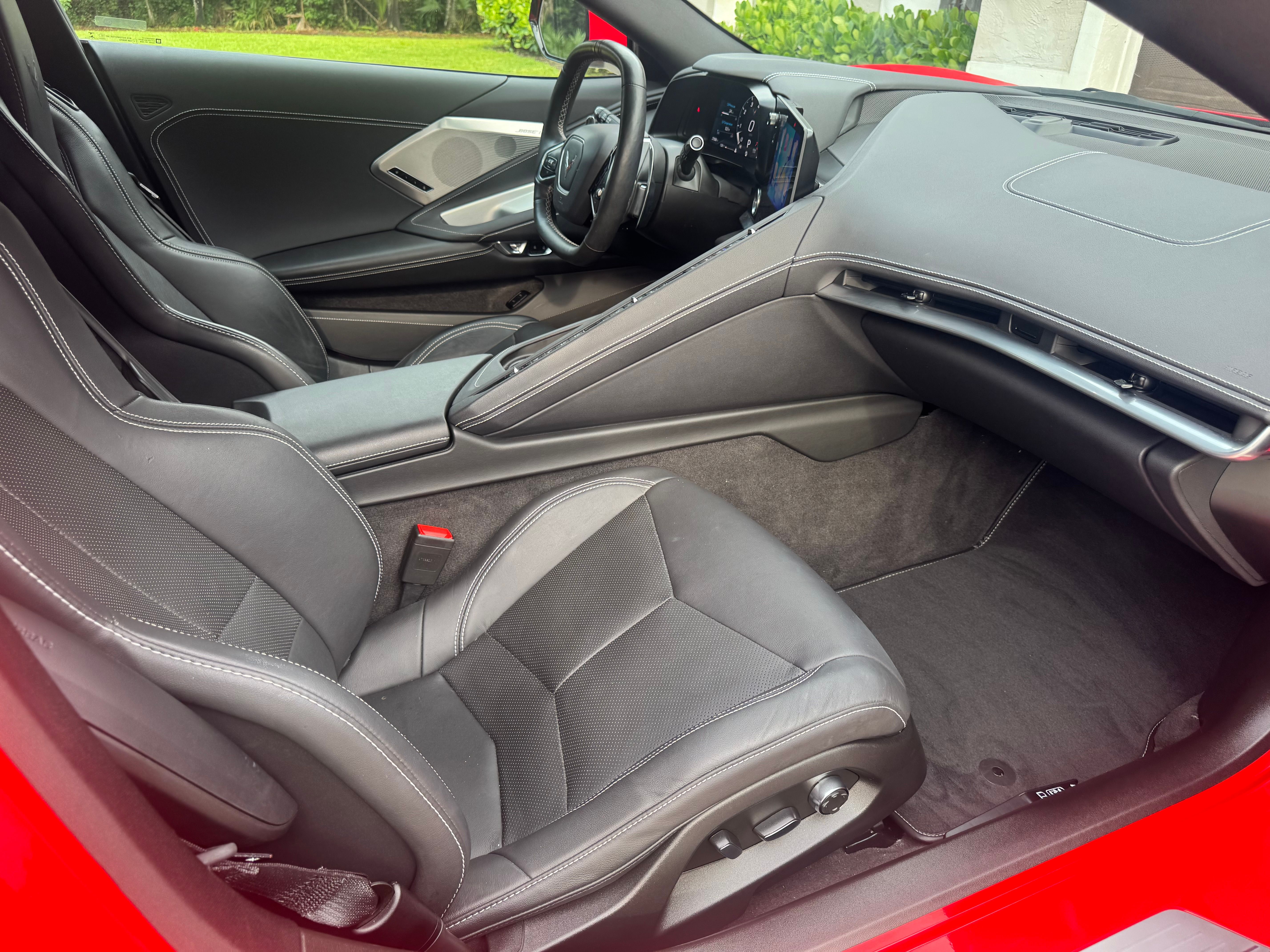 Used 2022 Chevrolet Corvette Stingray Preferred Cpe w/ Z51 Performance Package RWD image 12