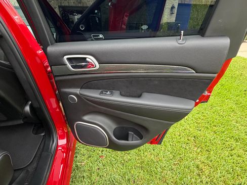 Used 2018 Jeep Grand Cherokee Trackhawk AWD/4WD image 29