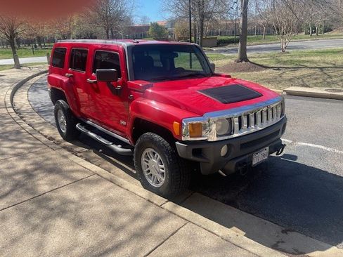 Used 2010 HUMMER H3 image 5