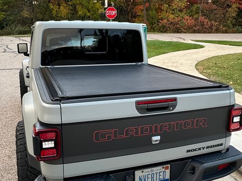 Used 2021 Jeep Gladiator Overland w/ Popular Equipment Package image 4