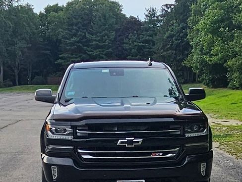 Used 2016 Chevrolet Silverado 1500 LTZ Z71 w/ LTZ Plus Package AWD/4WD image 6