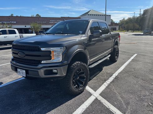 Used 2018 Ford F150 Lariat image 2