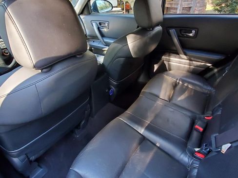 Used 2007 INFINITI FX35 2WD w/ Sport Suspension Tuning Pkg image 2