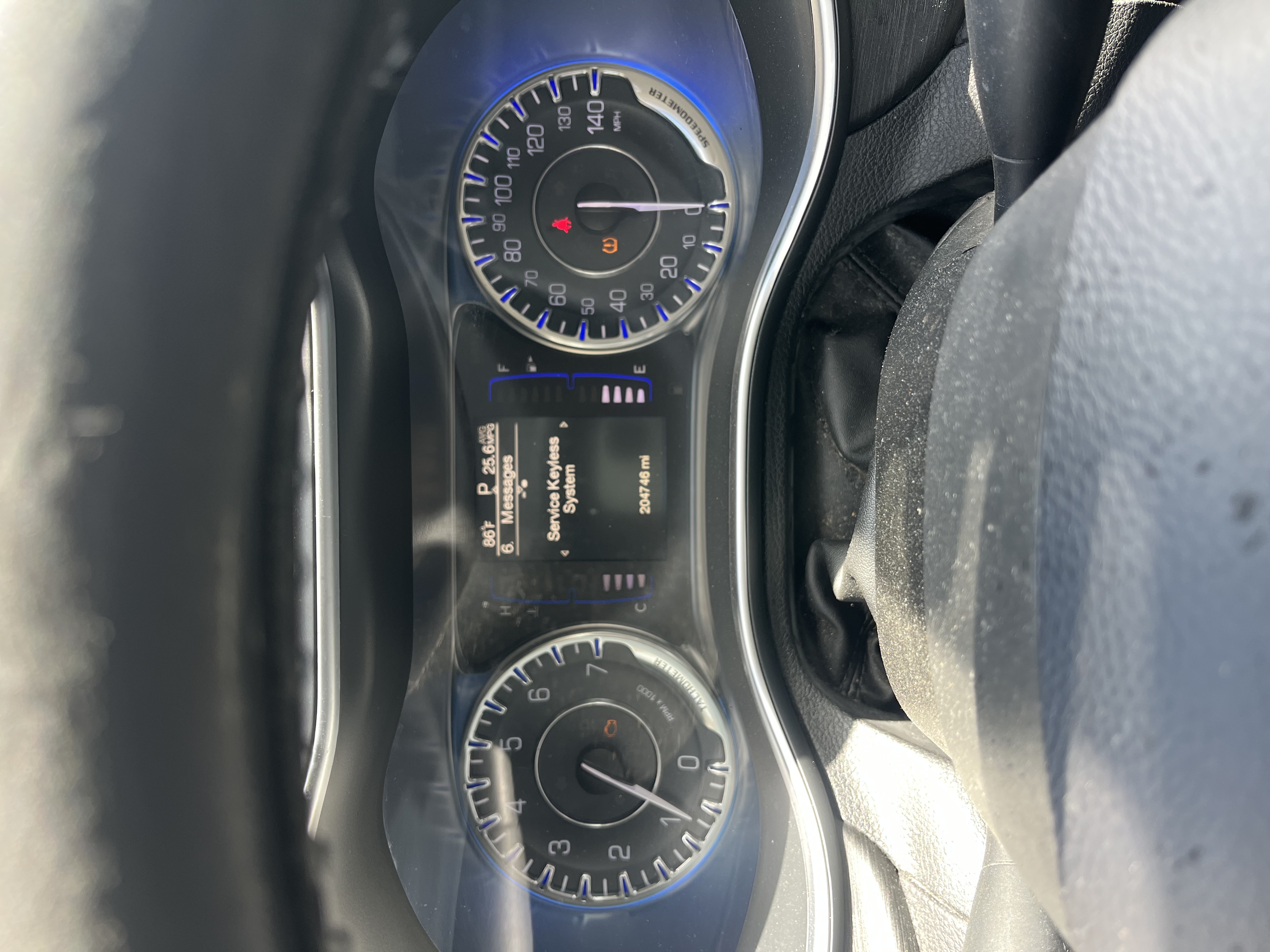 Used 2015 Chrysler 200 Limited w/ Convenience Group FWD image 2