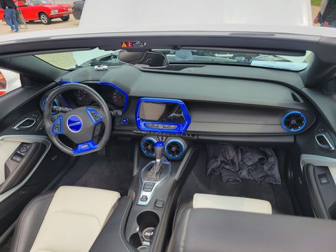 Used 2016 Chevrolet Camaro SS RWD image 14
