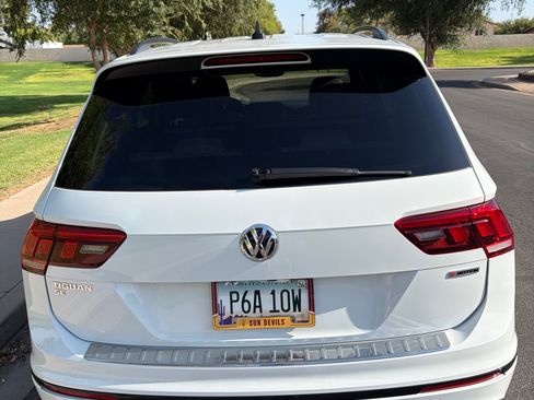 Used 2021 Volkswagen Tiguan SEL AWD/4WD image 14