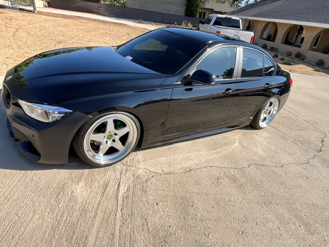Used 2016 BMW 320i Sedan RWD image 6