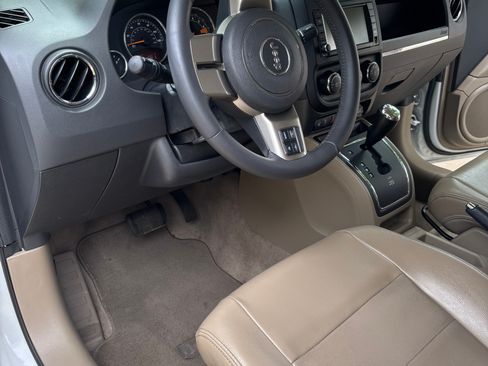 Used 2014 Jeep Patriot Limited AWD/4WD image 12