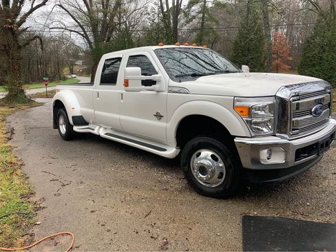Used 2015 Ford F350 Lariat w/ Lariat Ultimate Package image 4