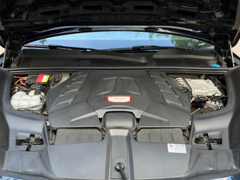 Used 2021 Porsche Cayenne GTS AWD/4WD image 28