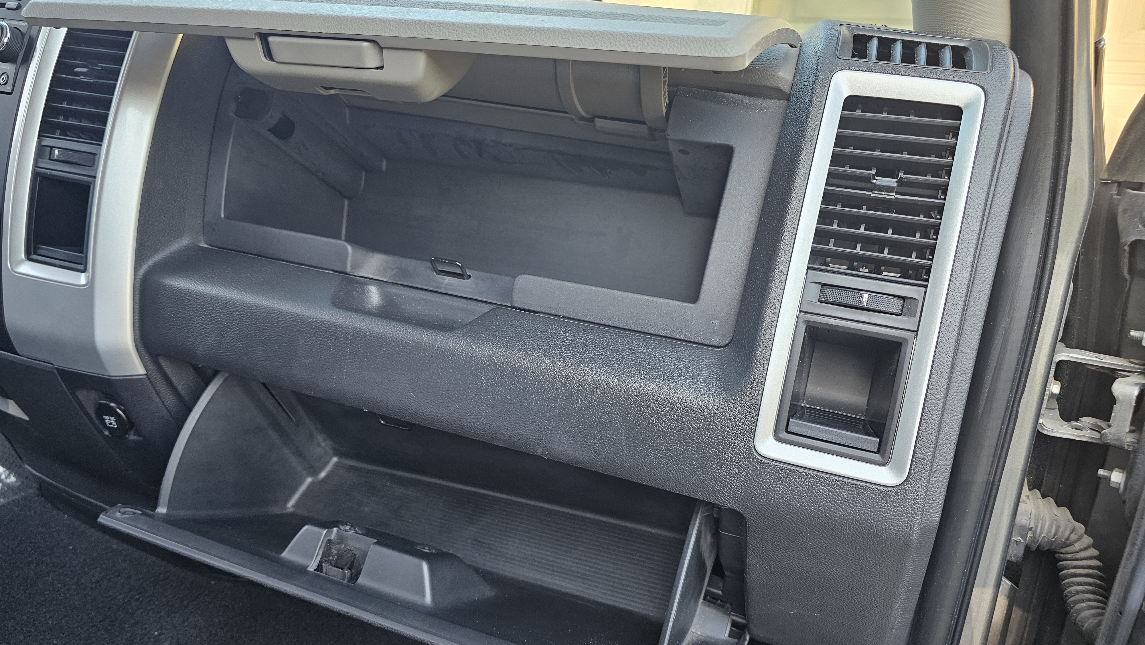 Used 2011 RAM 1500 Big Horn RWD image 19