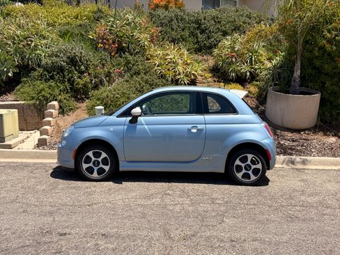 Used 2015 FIAT 500 e FWD image 2