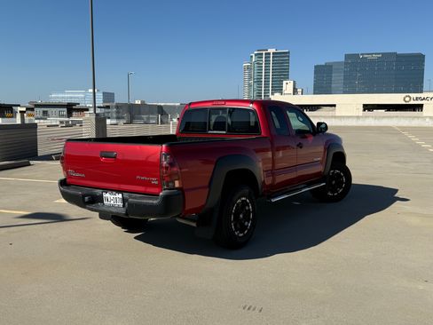 Used 2014 Toyota Tacoma PreRunner w/ Convenience Package image 9