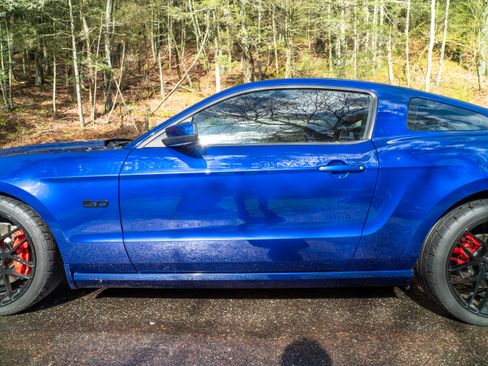 Used 2014 Ford Mustang GT Premium image 16