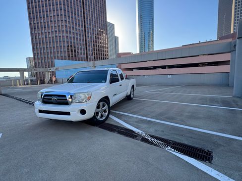 Used 2010 Toyota Tacoma Pickup 4D 6 ft image 14
