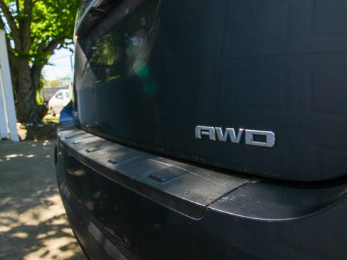 Used 2010 GMC Terrain SLE AWD/4WD image 14