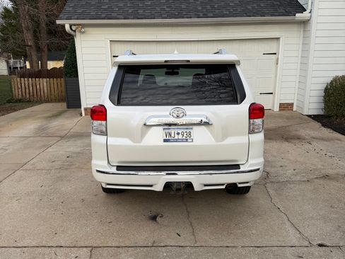 Used 2010 Toyota 4Runner Limited image 5