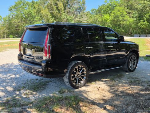 Used 2020 Cadillac Escalade Luxury w/ Escalade Sport Edition RWD image 16