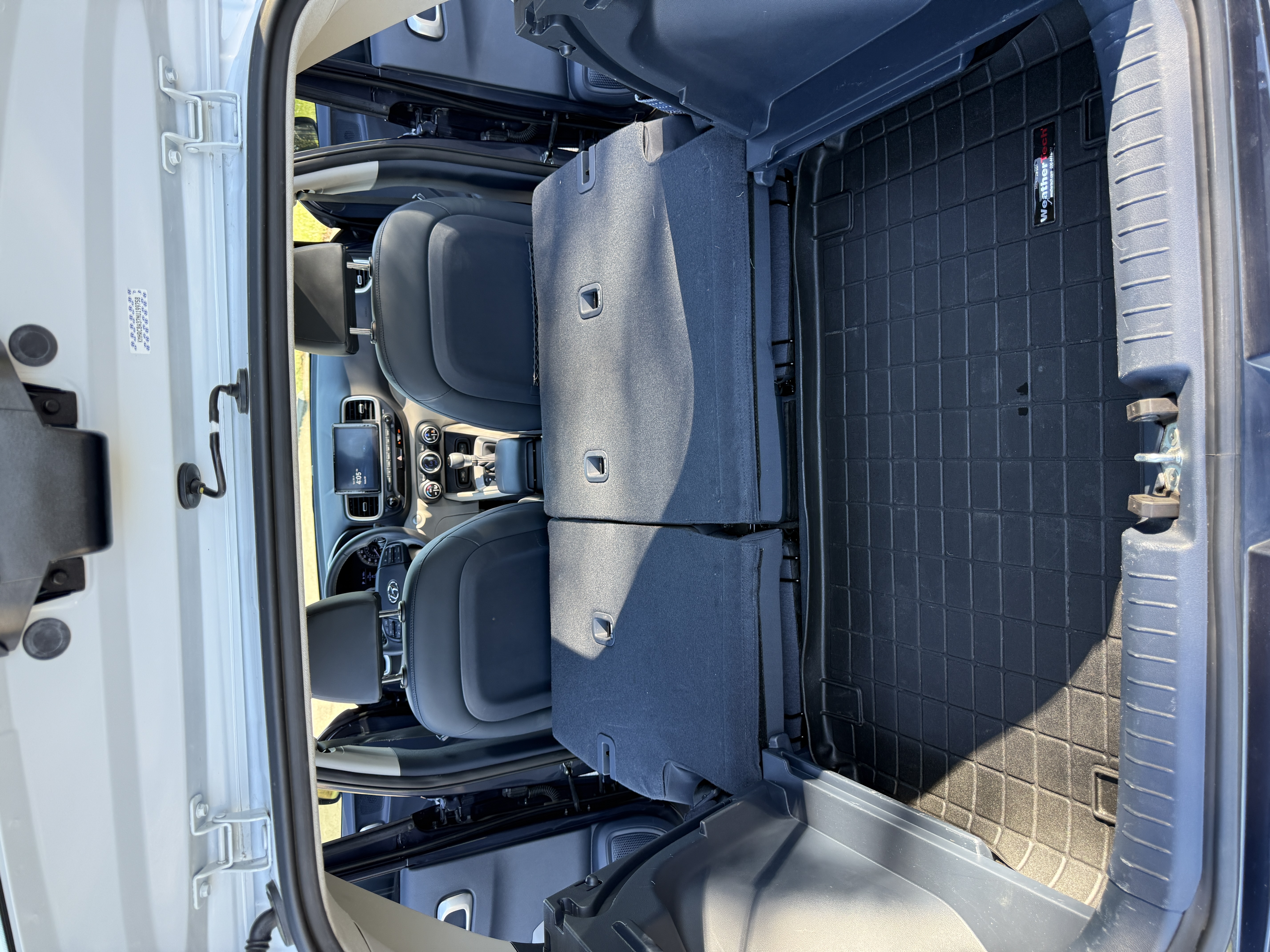 Used 2022 Hyundai Venue Limited FWD image 16