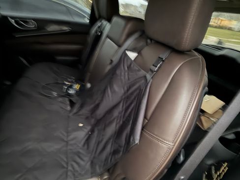 Used 2013 INFINITI JX35 AWD w/ Premium Pkg image 9