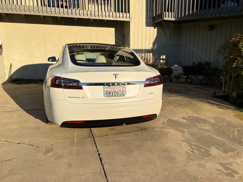 Used 2018 Tesla Model S 100D image 11