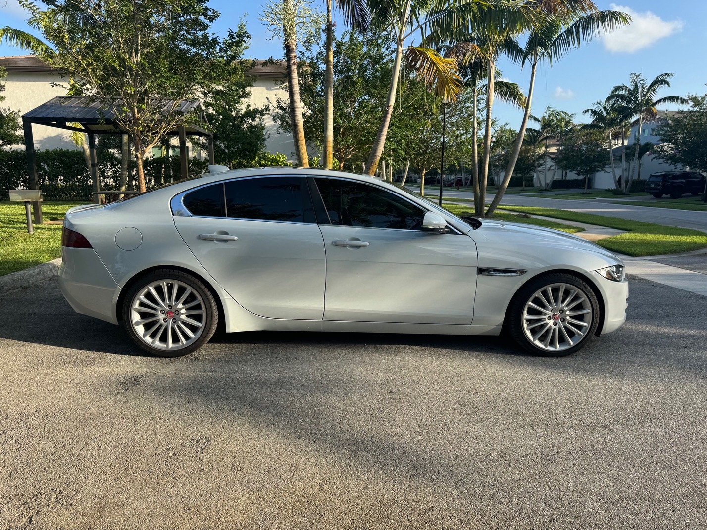 Used 2017 Jaguar XE First Edition RWD image 5