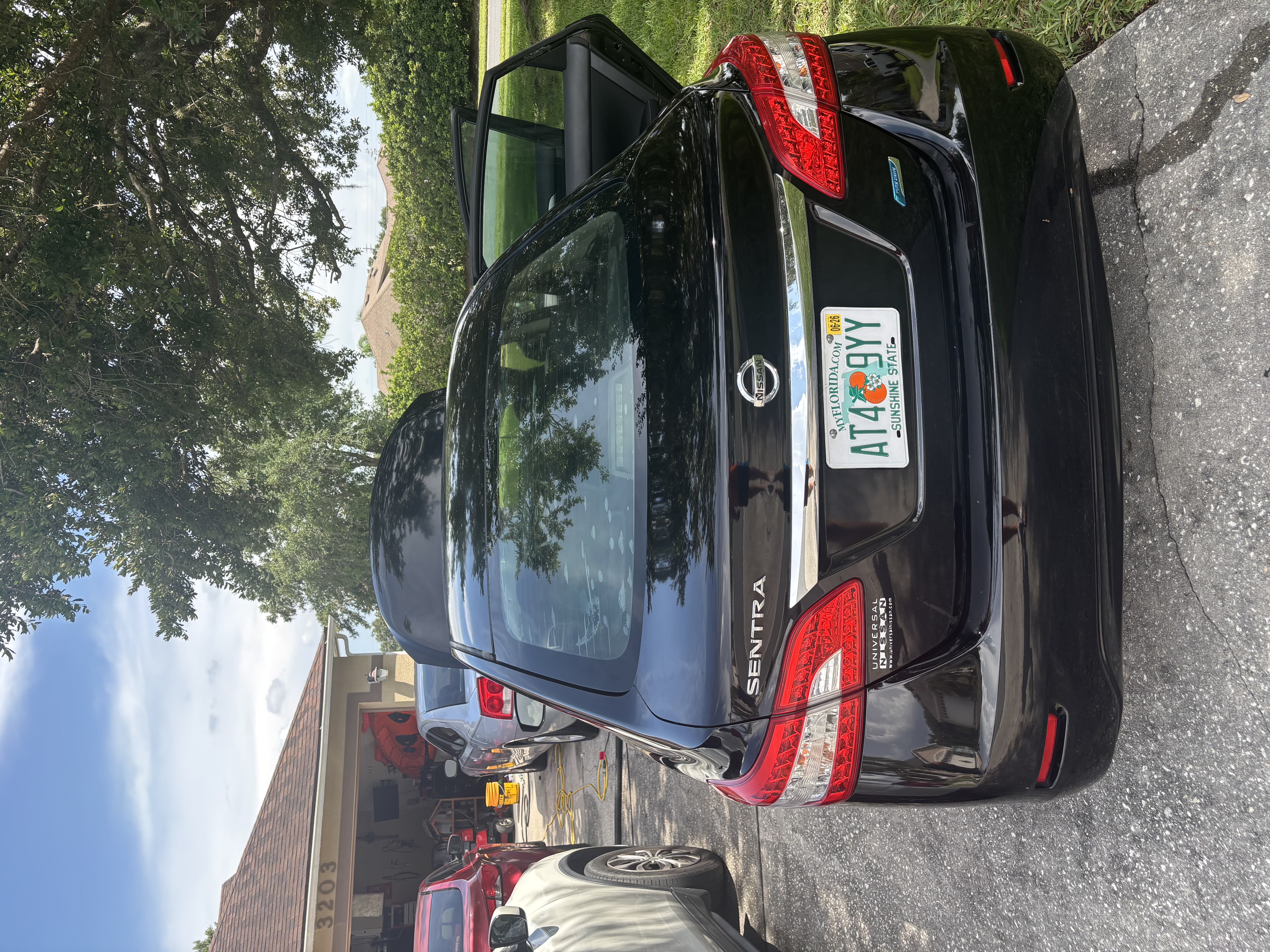 Used 2014 Nissan Sentra S FWD image 2