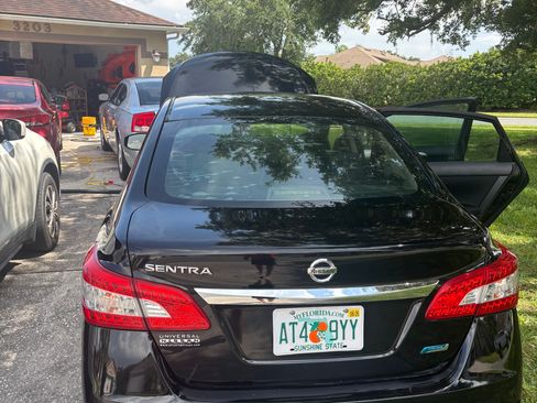 Used 2014 Nissan Sentra S FWD image 2
