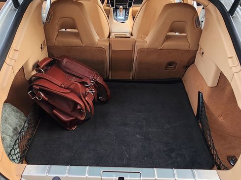 Used 2014 Porsche Panamera 4S Executive image 11