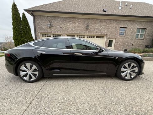 Used 2021 Tesla Model S Long Range Plus image 1