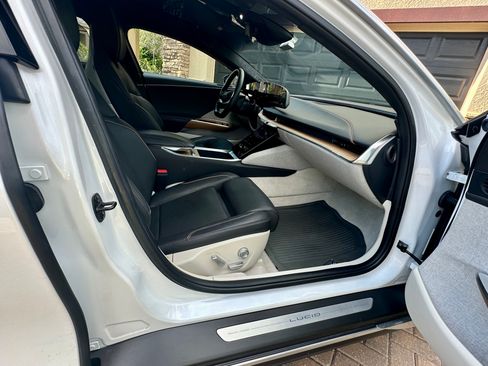 Used 2023 Lucid Air Touring image 10